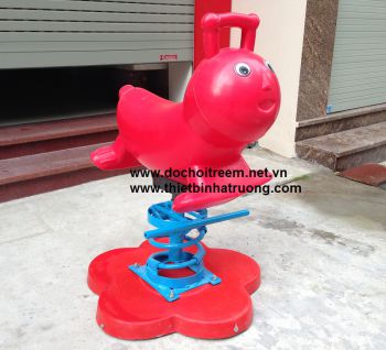 Thú nhún hình con ong đỏ